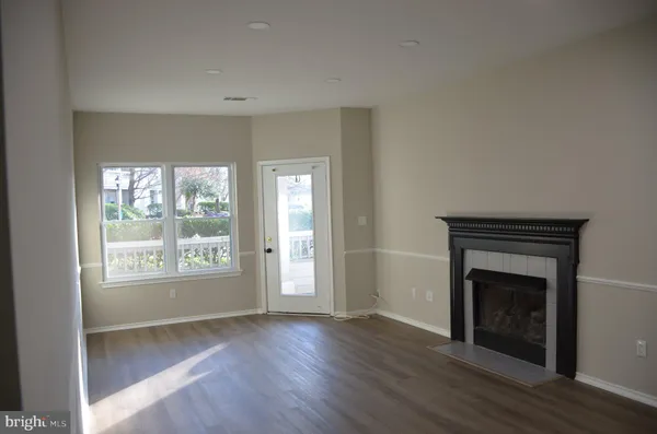 $2,450 | 4409 Fair Stone Drive, Unit 101, Fairfax, VA 22033