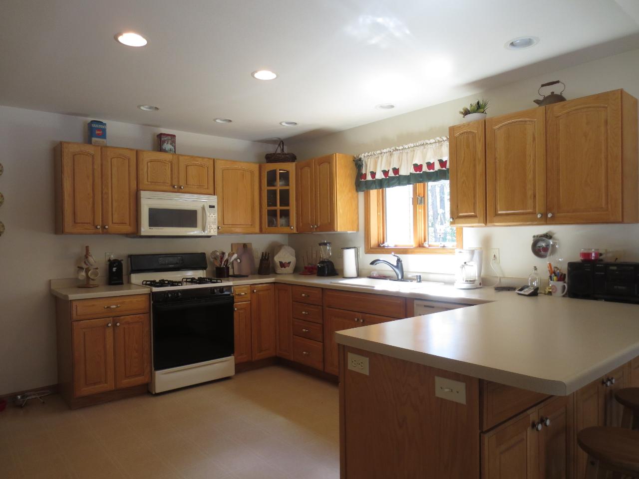 3981 Lakeshore Drive Rhinelander, WI 54501 - Photo 3 of 31 Gallery Image 3