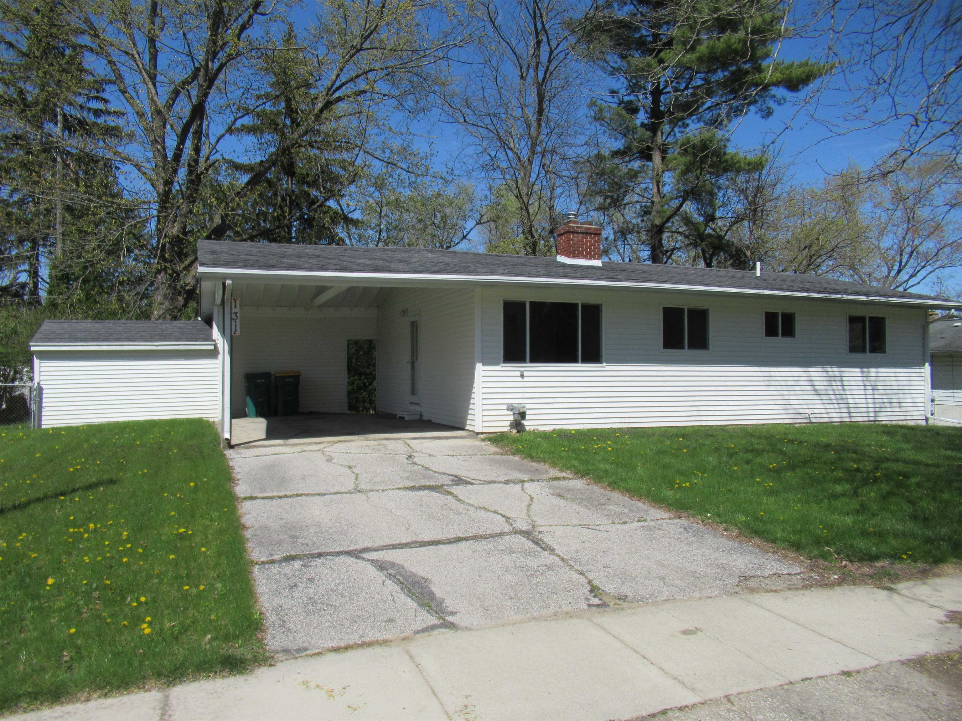 131 East River Road Flushing, MI 48433 - Photo 1 of 32 50139932-0478c756-297a-43e4-959b-538be4f3bb01.JPG
