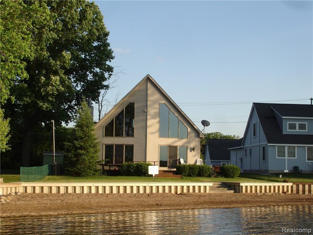8600 Riverside Drive Brighton, MI 48116 - Photo 2 of 32 DSC03430.JPG