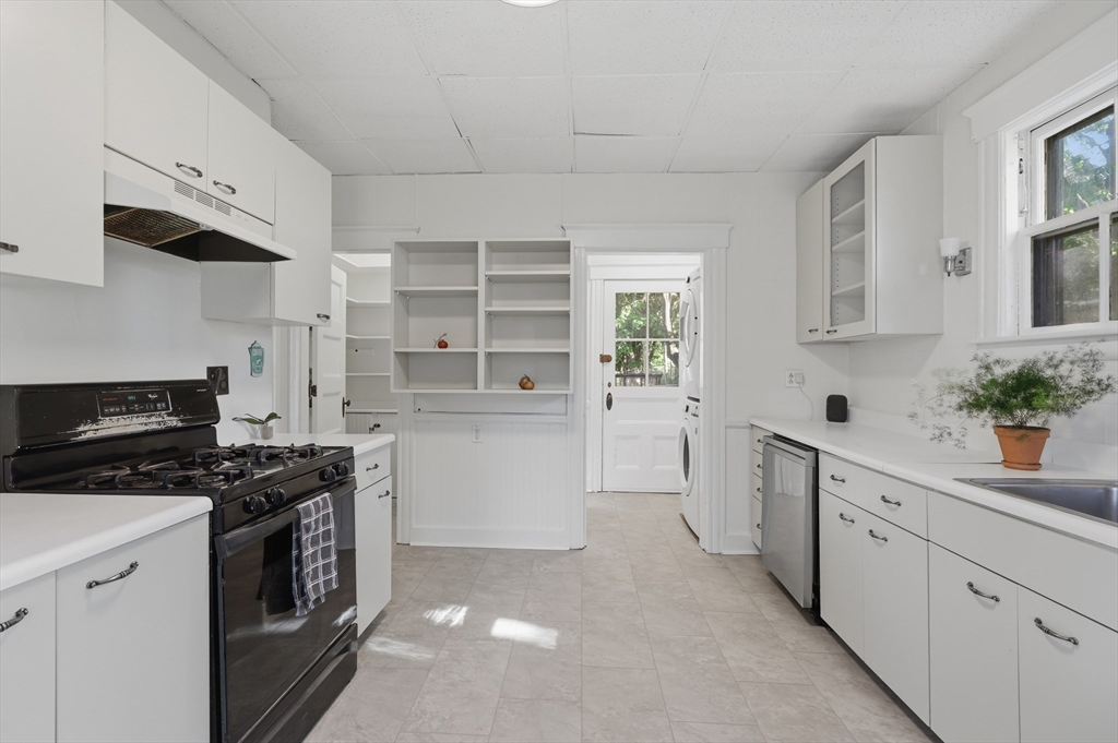 76 Grant Street Gardner, MA 01440 - Photo 8 of 27