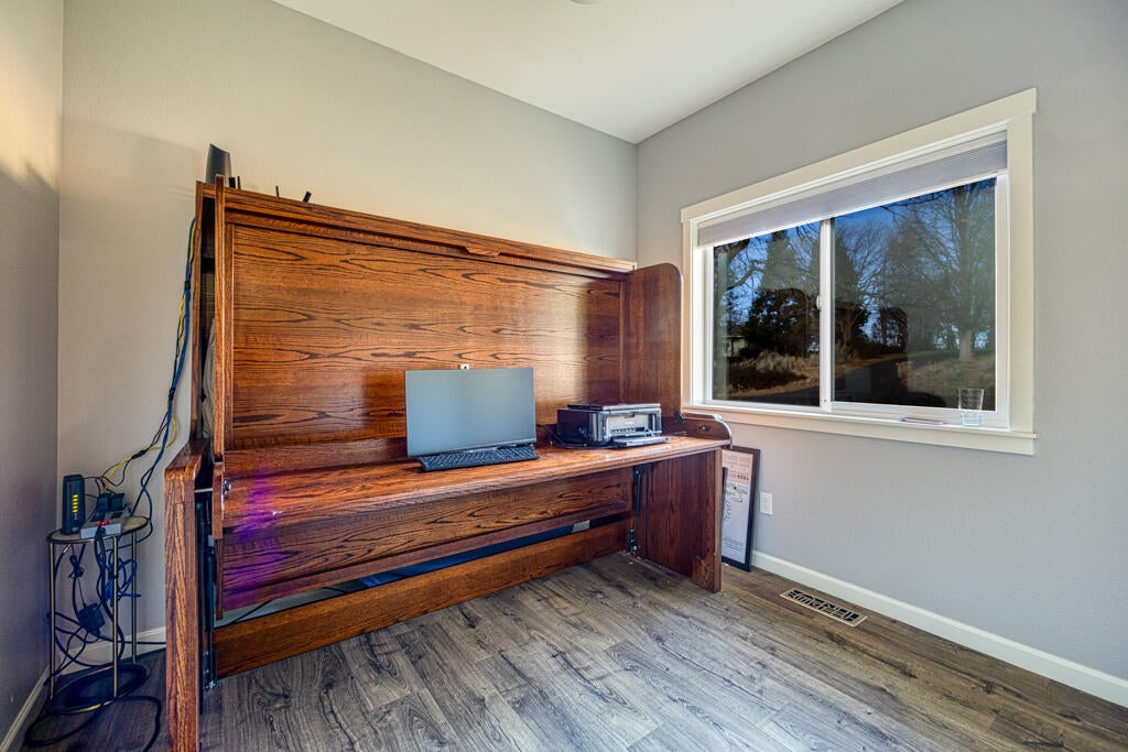 11264 Kestrel Road Klamath Falls, OR 97601 - Photo 18 of 34 Second Bedroom with Murphy Bed Up