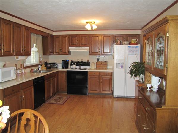 487 Benson Road Northbridge, MA 01534 - Photo 3 of 12 Gallery Image 3