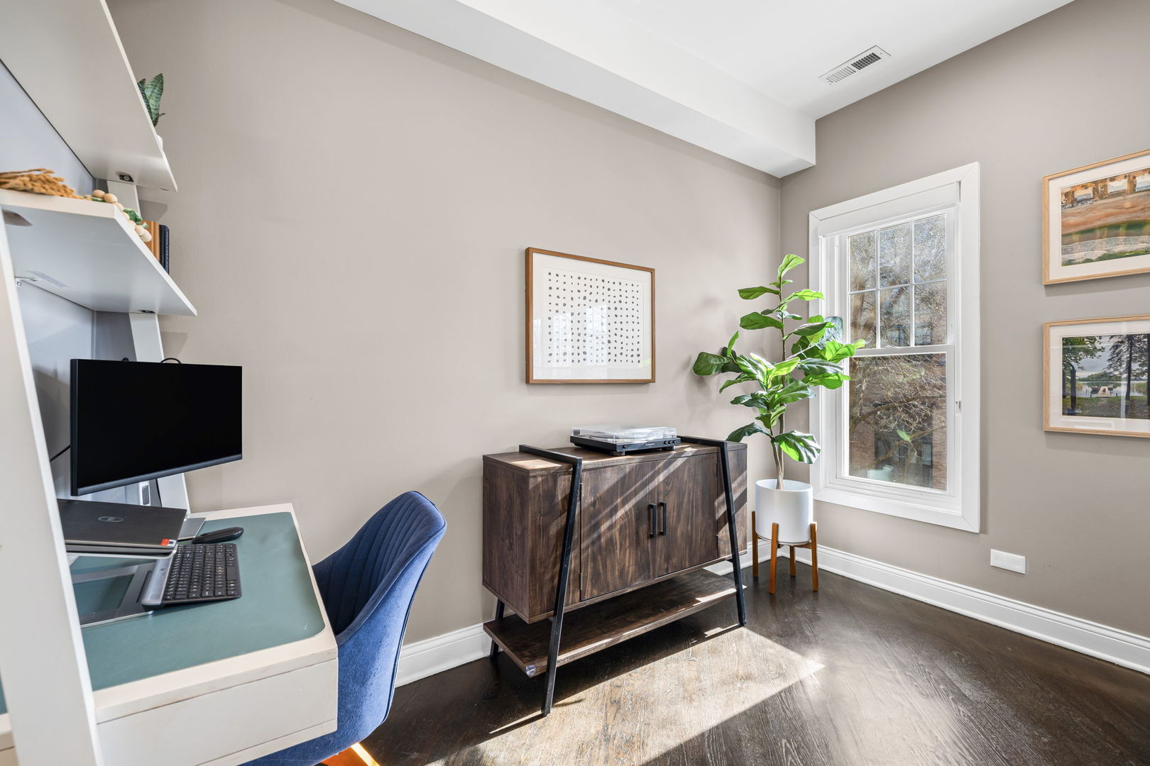 1318 West Fletcher Street, Unit 2W Chicago, IL 60657 - Photo 5 of 16