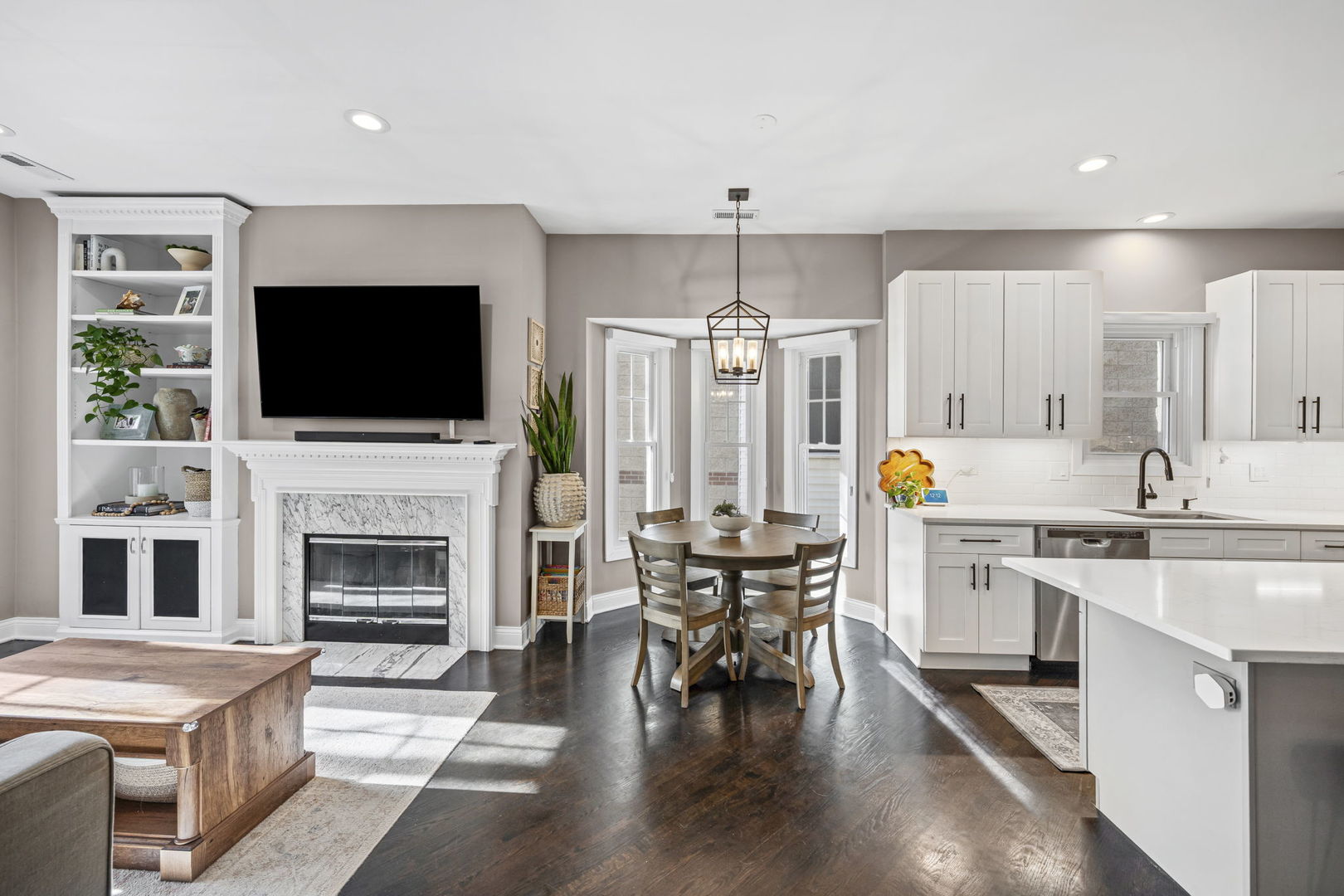 1318 West Fletcher Street, Unit 2W Chicago, IL 60657 - Photo 6 of 16