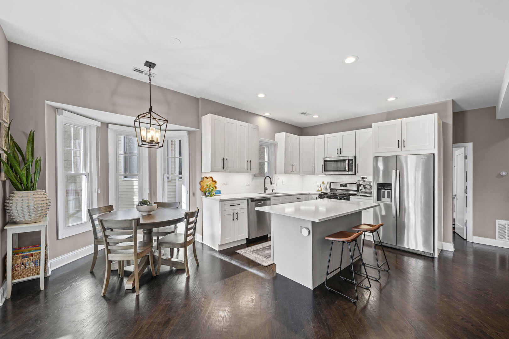 1318 West Fletcher Street, Unit 2W Chicago, IL 60657 - Photo 7 of 16