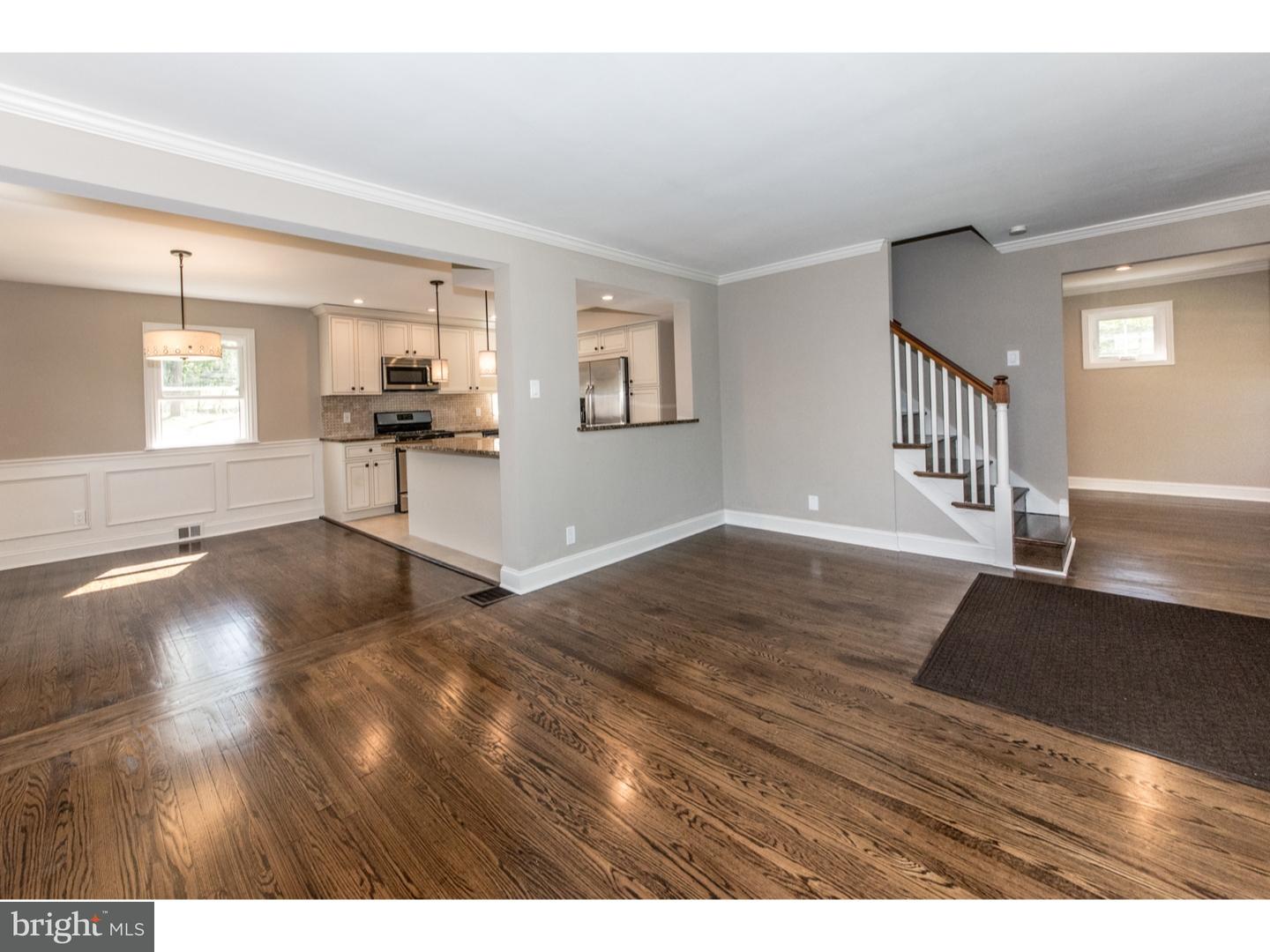 508 Woodcrest Road Willow Grove, PA 19090 - Photo 3 of 25 Living Room