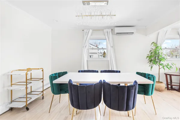 $799,999 | 2 East Lido Promenade, Unit PROM, Lindenhurst, NY 11757