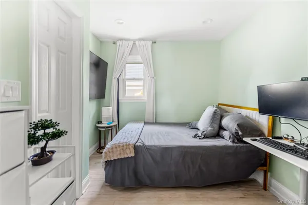 $799,999 | 2 East Lido Promenade, Unit PROM, Lindenhurst, NY 11757