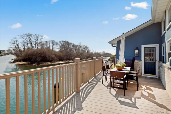 $799,999 | 2 East Lido Promenade, Unit PROM, Lindenhurst, NY 11757