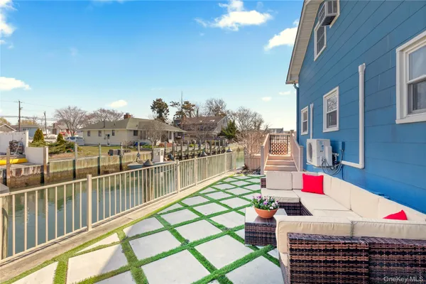 $799,999 | 2 East Lido Promenade, Unit PROM, Lindenhurst, NY 11757