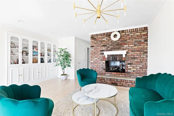 $799,999 | 2 East Lido Promenade, Unit PROM, Lindenhurst, NY 11757