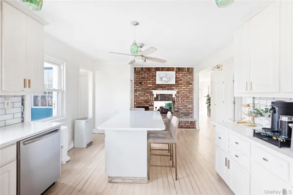 $799,999 | 2 East Lido Promenade, Unit PROM, Lindenhurst, NY 11757