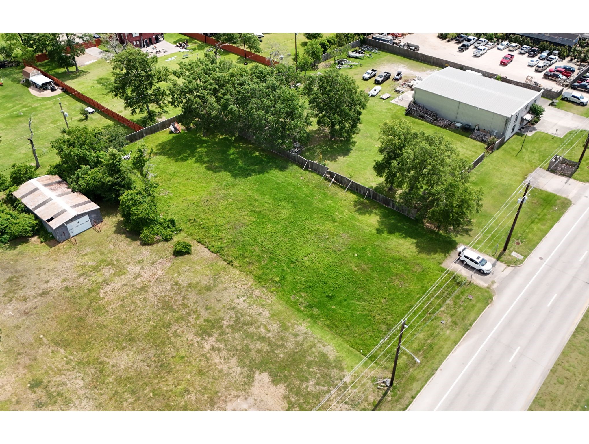 2720 Red Bluff Road Seabrook, TX 77586 - Photo 3 of 6 a view of a yard with plants