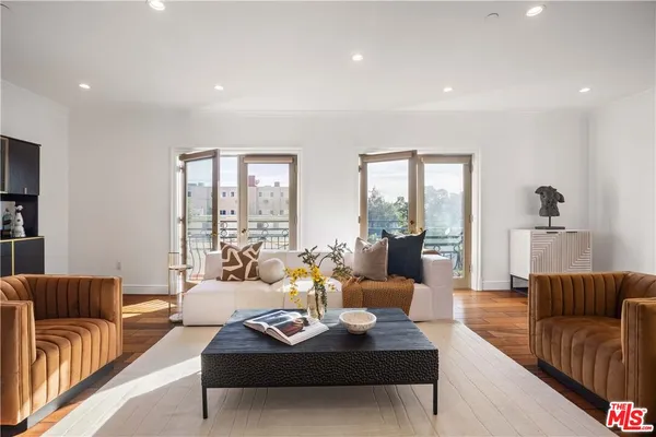 $6,999 | 918 South Wooster Street, Unit 2, Los Angeles, CA 90035
