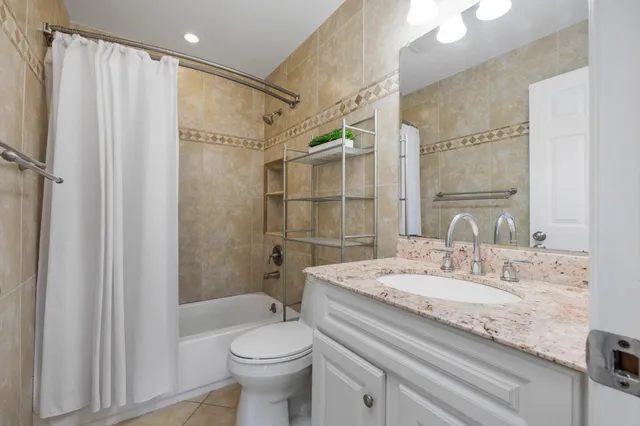 $550,000 | 640 Forest Hill Boulevard, West Palm Beach, FL 33405