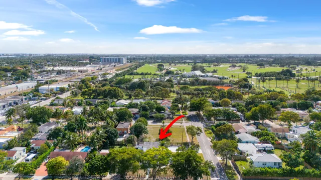 $550,000 | 640 Forest Hill Boulevard, West Palm Beach, FL 33405