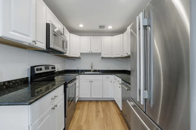 $550,000 | 640 Forest Hill Boulevard, West Palm Beach, FL 33405