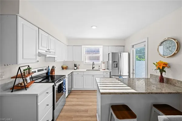 $3,495 | 738 95th Avenue North, Naples, FL 34108