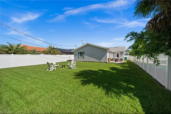 $3,495 | 738 95th Avenue North, Naples, FL 34108