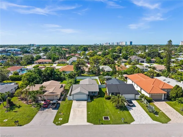 $3,495 | 738 95th Avenue North, Naples, FL 34108