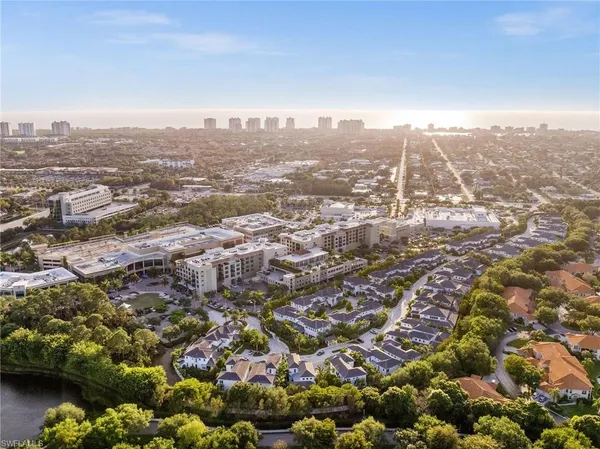 $3,495 | 738 95th Avenue North, Naples, FL 34108