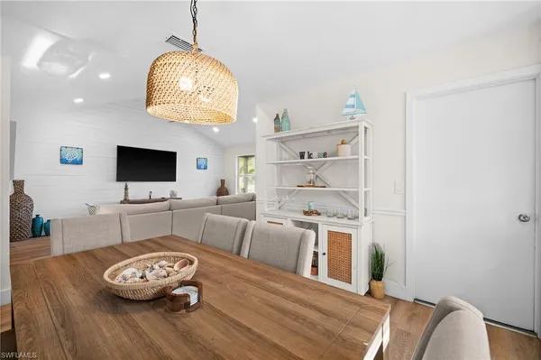 $3,495 | 738 95th Avenue North, Naples, FL 34108