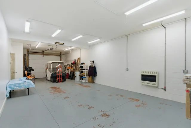 $889,900 | 7333 Moore Road, Greenbrier, TN 37073