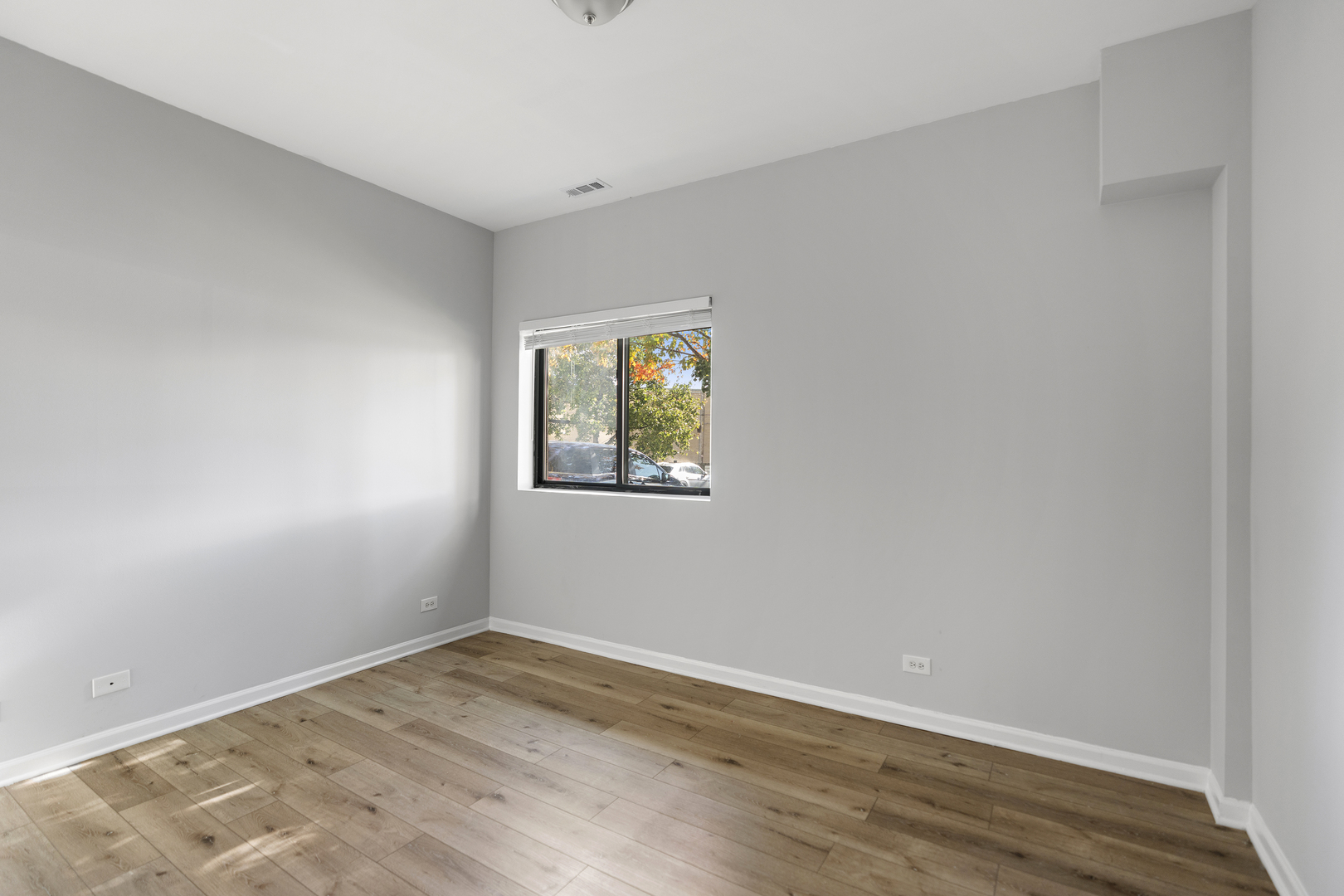 2451 West Howard Street, Unit 106 Chicago, IL 60645 - Photo 7 of 13