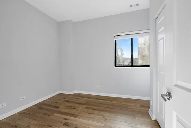 $2,193 | 2451 West Howard Street, Unit 106, Chicago, IL 60645