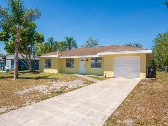 $2,250 | 254 Southwest Bridgeport Drive, Port St. Lucie, FL 34953