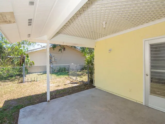 $2,250 | 254 Southwest Bridgeport Drive, Port St. Lucie, FL 34953