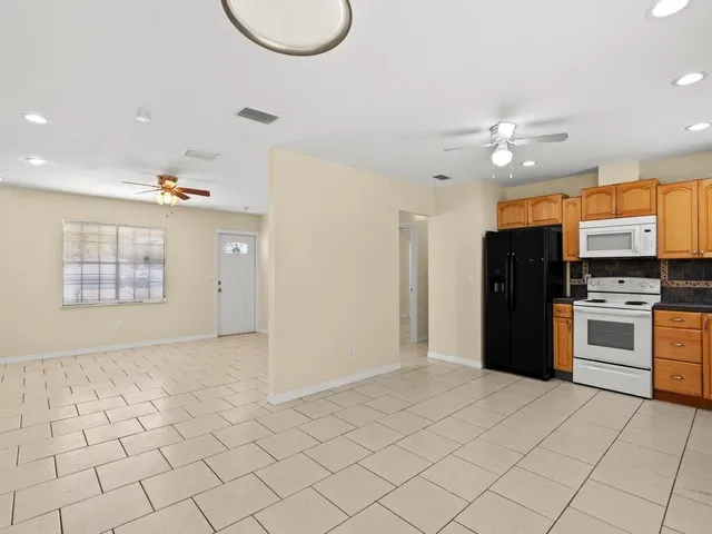 $2,250 | 254 Southwest Bridgeport Drive, Port St. Lucie, FL 34953