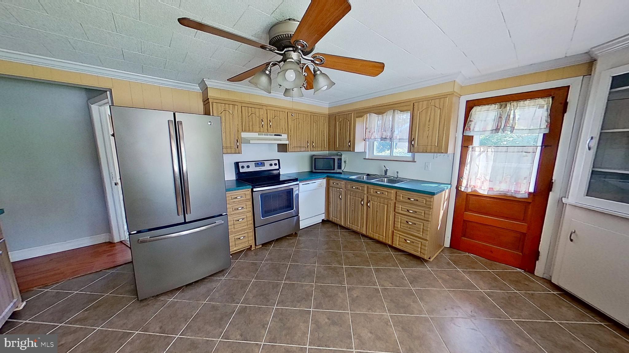 254 Ridge Avenue Glen Rock, PA 17327 - Photo 2 of 12