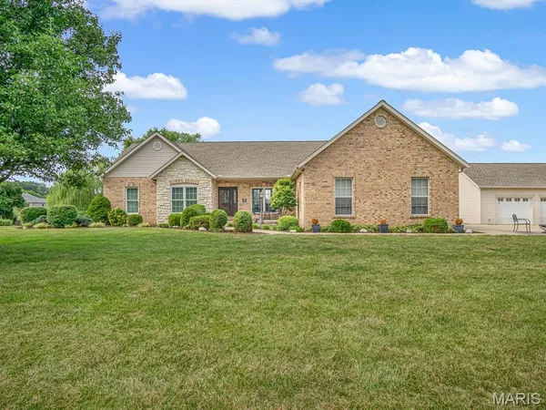 $535,000 | 3713 Weeping Willow Court, Waterloo, IL 62298