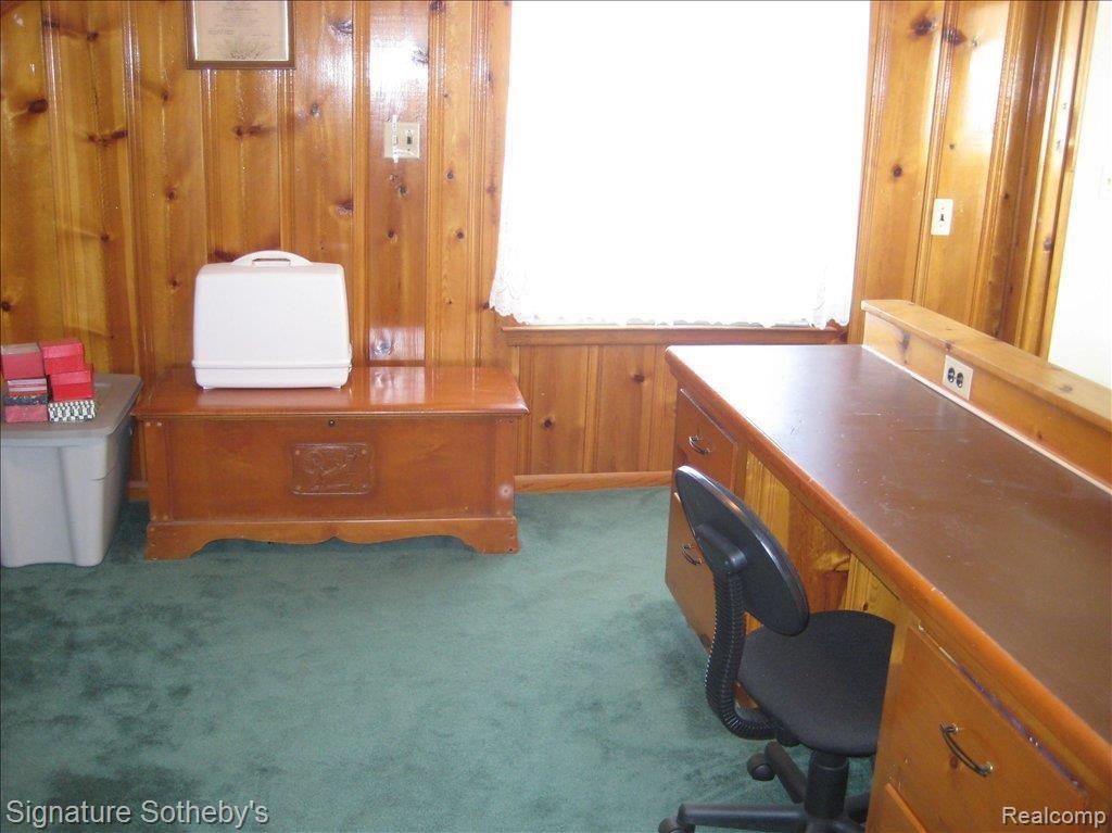 811 Harvard Road Berkley, MI 48072 - Photo 17 of 25 Home office built in desk