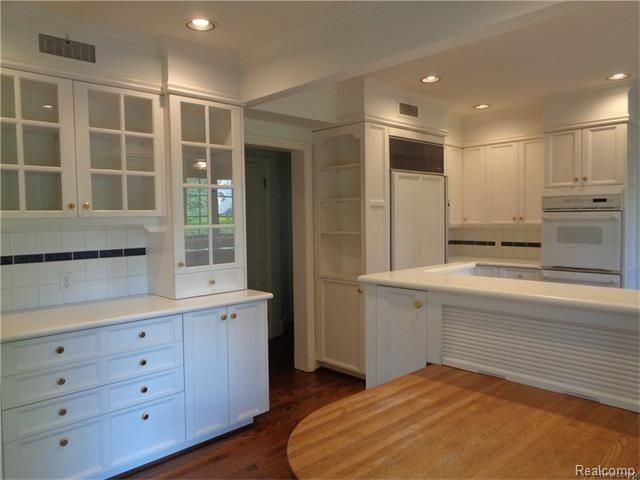 735 Shirley Road Birmingham, MI 48009 - Photo 6 of 9 7.jpg