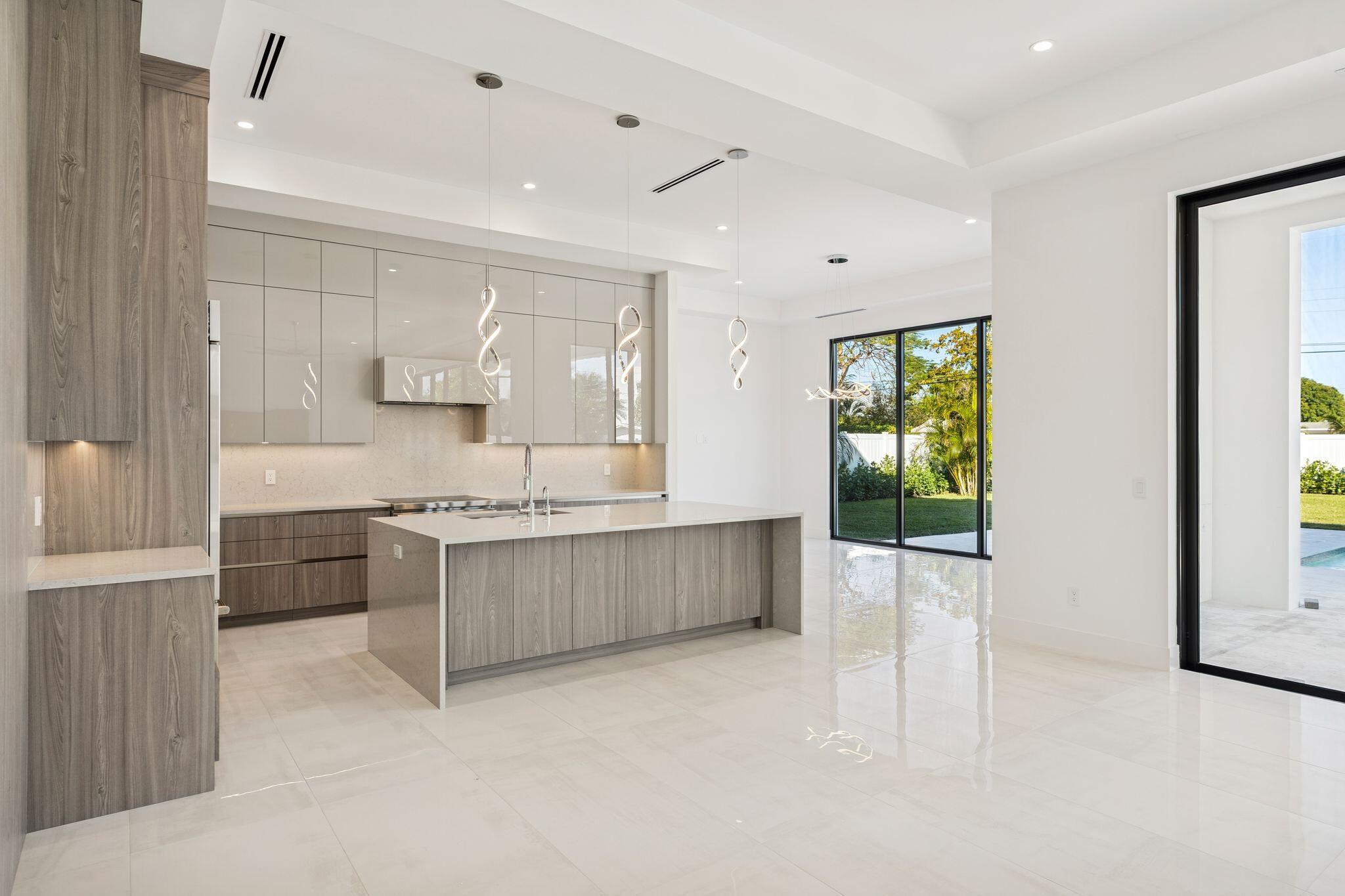 261 Northwest 8th Street Boca Raton, FL 33432 - Photo 5 of 53 261 NW 8th St Boca Raton FL 10