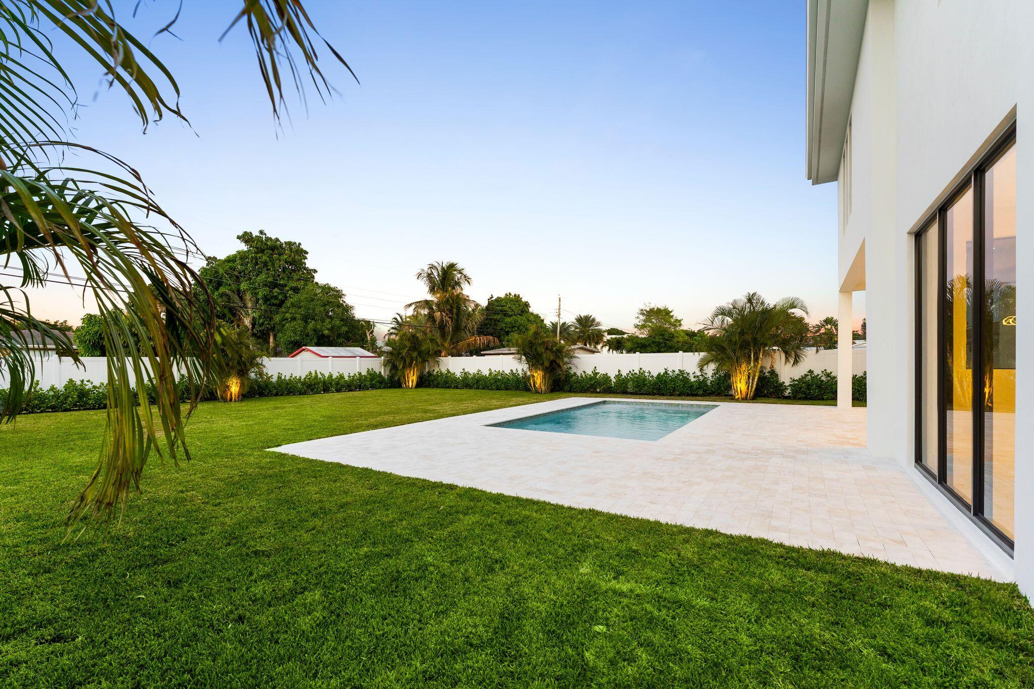 261 Northwest 8th Street Boca Raton, FL 33432 - Photo 53 of 53 261 nw 8th st Boca Raton 12