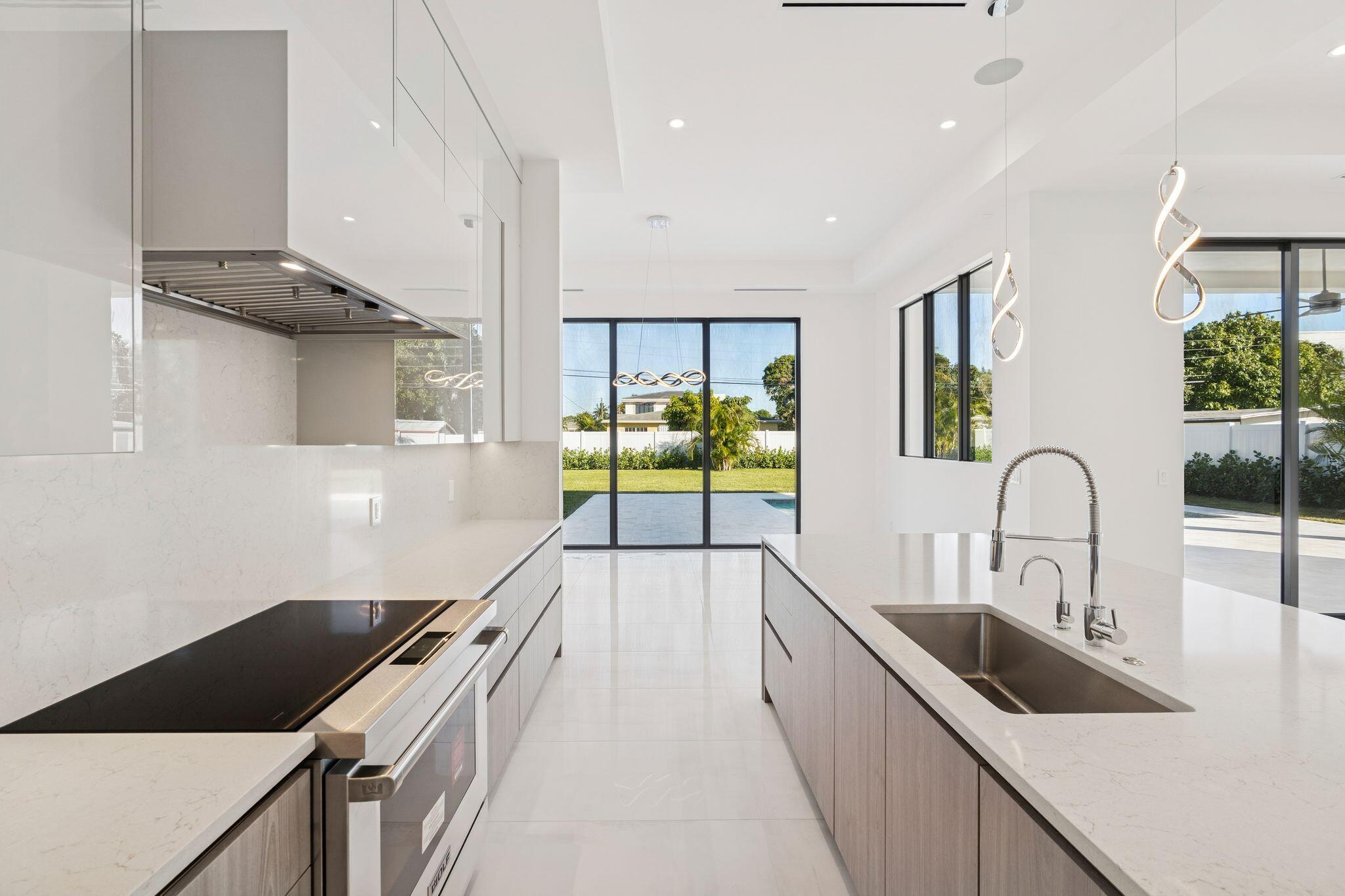 261 Northwest 8th Street Boca Raton, FL 33432 - Photo 7 of 53 261 NW 8th St Boca Raton FL 16