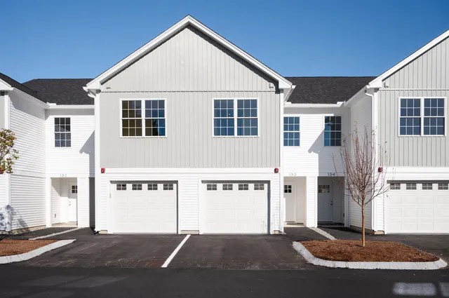 $424,000 | 13 Suffolk Drive, Unit 4, Concord, NH 03303