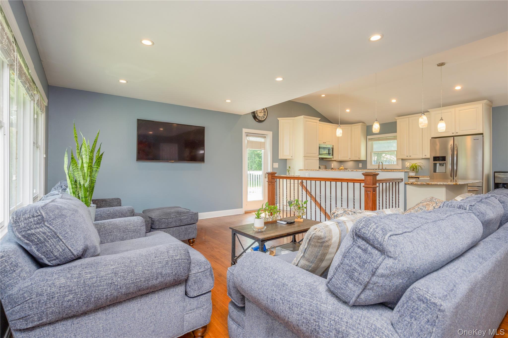 395 Ehrhardt Road Pearl River, NY 10965 - Photo 7 of 34 Gallery Image 7