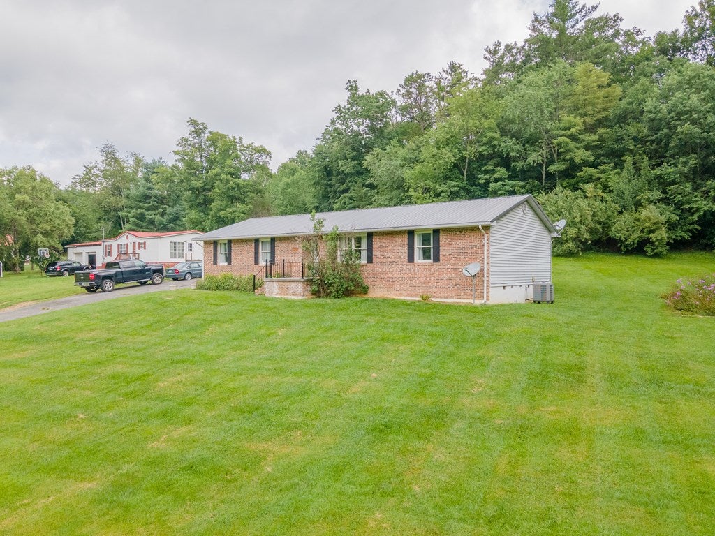 11657 Grapefield Road Bastian, VA 24314 - Photo 51 of 59 Gallery Image 51