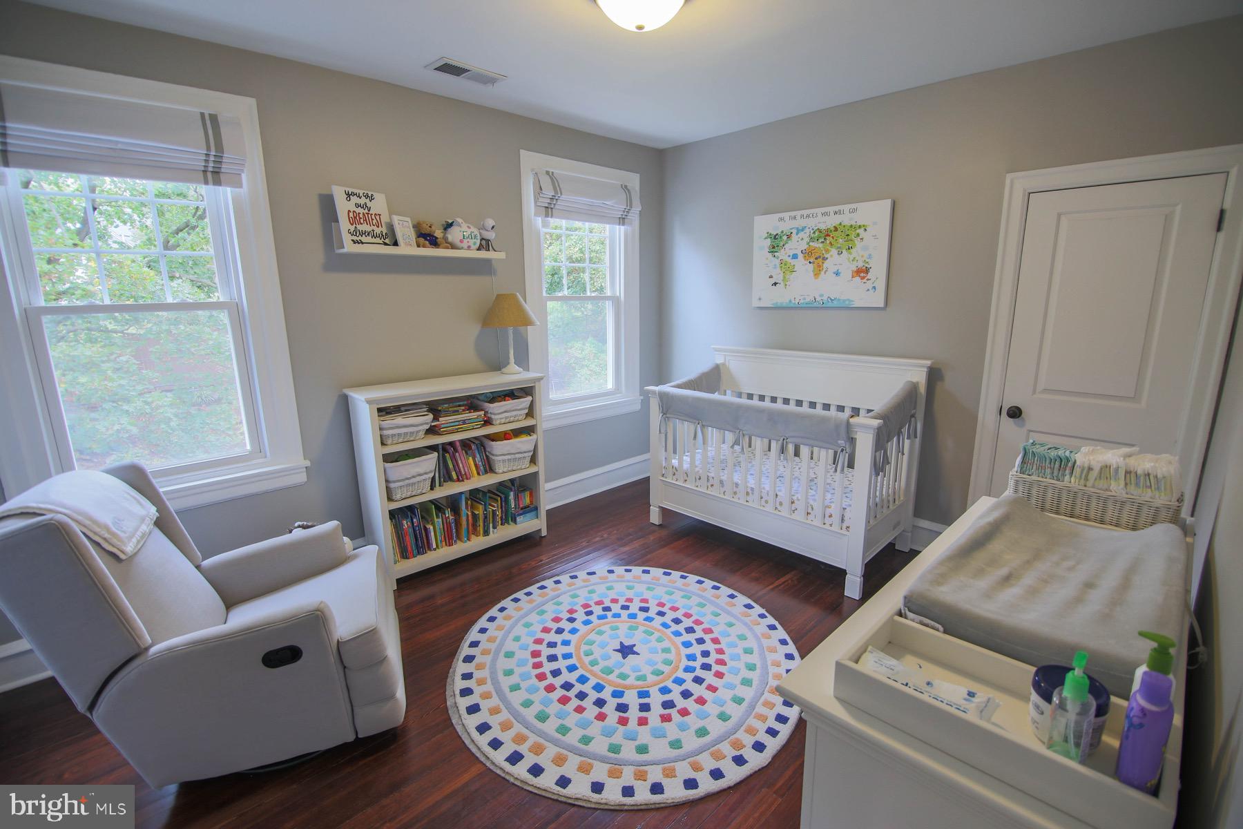 7128 Cresheim Road Philadelphia, PA 19119 - Photo 8 of 19 Bright and Cheerful Bedroom