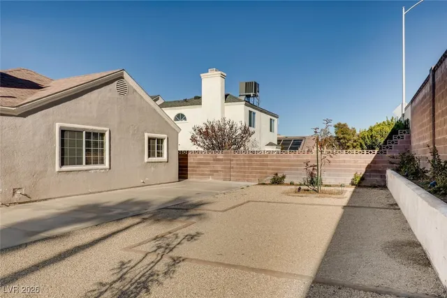 $1,750 | 1960 Whiton Street, Las Vegas, NV 89156