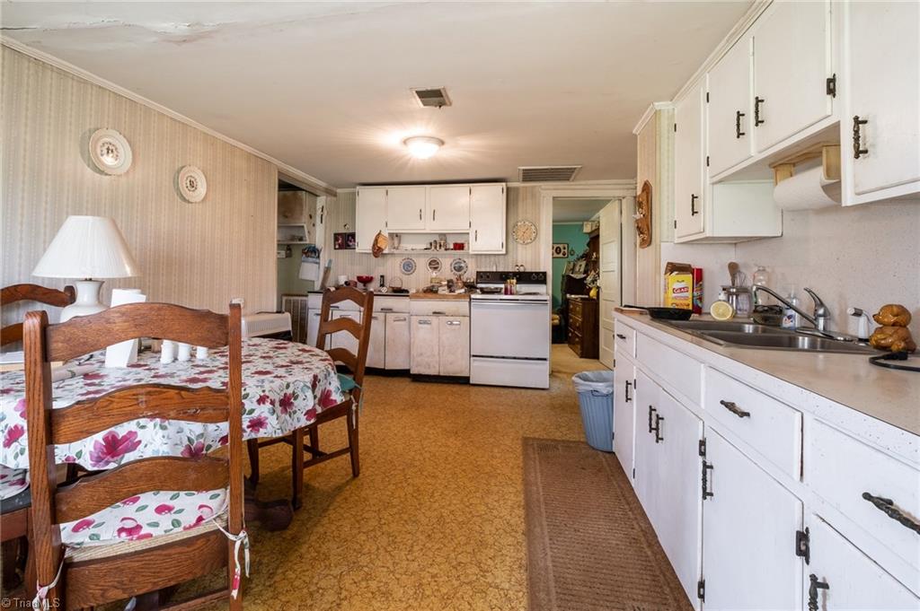 872 Benham Church Road Elkin, NC 28621 - Photo 19 of 30 Spacious and bright kitchen.