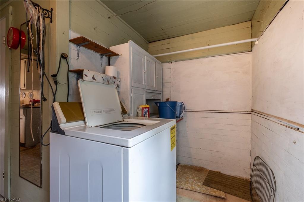 872 Benham Church Road Elkin, NC 28621 - Photo 24 of 30 Laundry room.