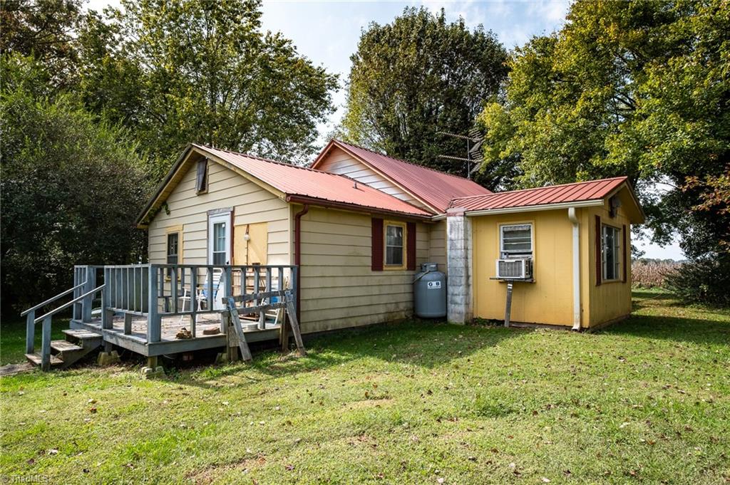 872 Benham Church Road Elkin, NC 28621 - Photo 5 of 30 Rear view of home and back deck.