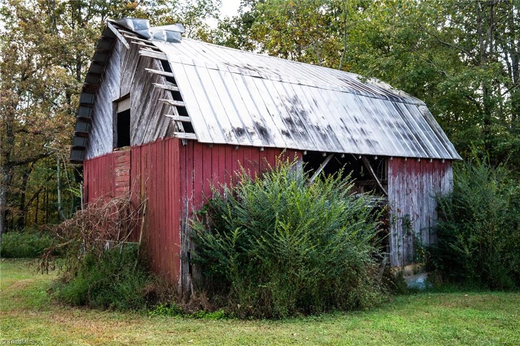 872 Benham Church Road Elkin, NC 28621 - Photo 9 of 30 Barn located on the property.
