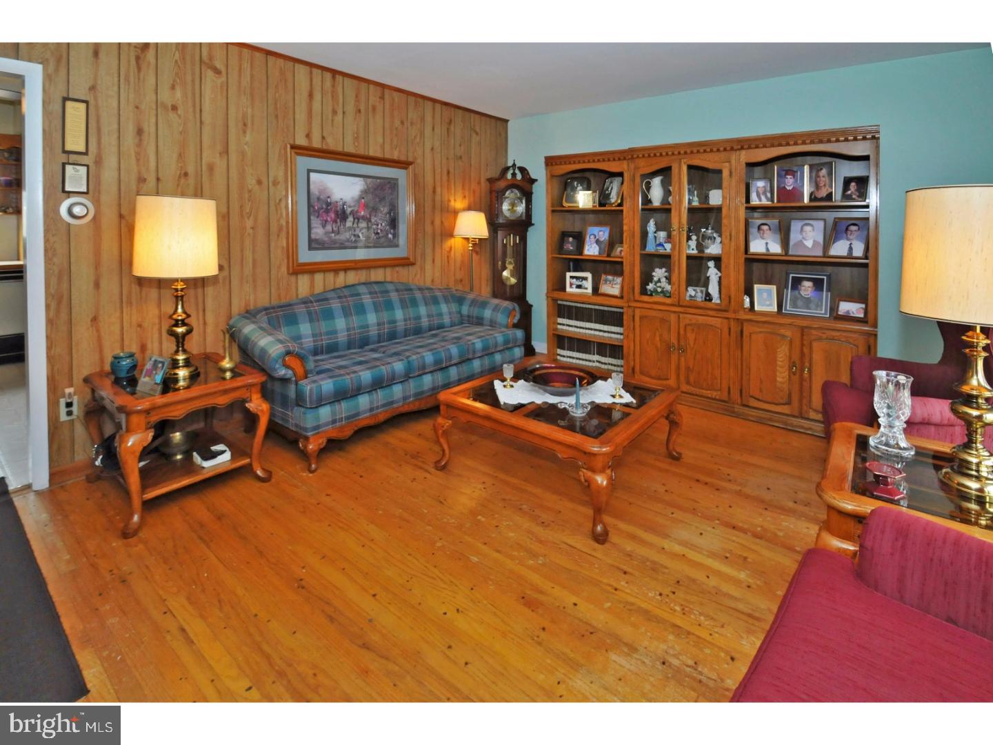1332 Partridge Road Abington, PA 19001 - Photo 3 of 25 Living Room